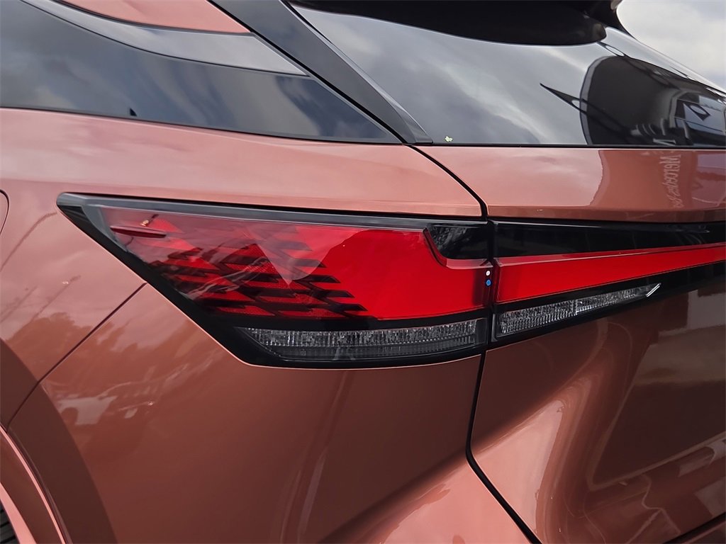 Used 2024 Lexus RX 500h F Sport w/ Convenience Package image 11