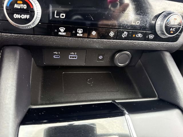 Used 2024 Mitsubishi Outlander SE Black Edition image 28