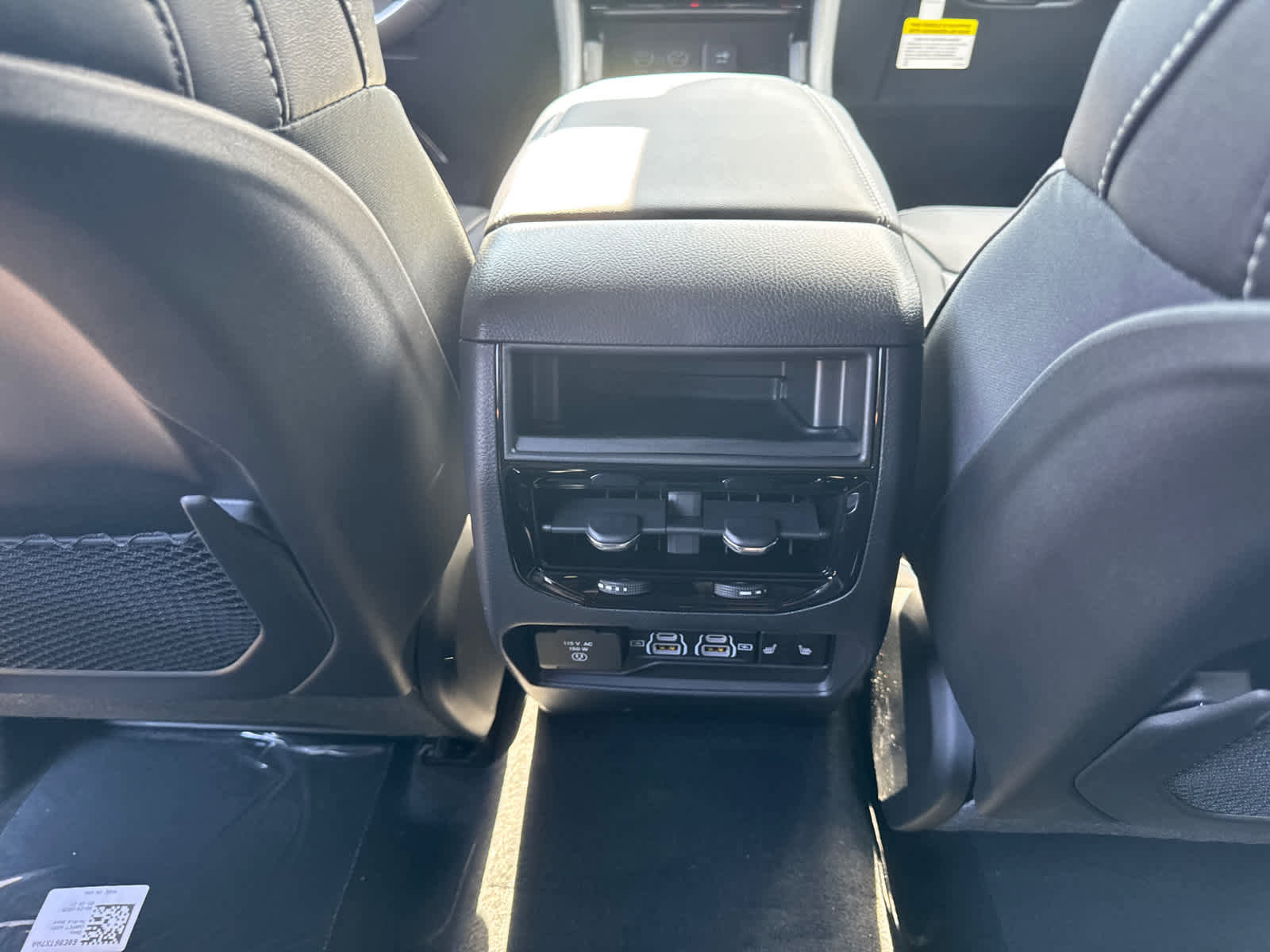 New 2025 Jeep Grand Cherokee Limited w/ Black Appearance Package image 32