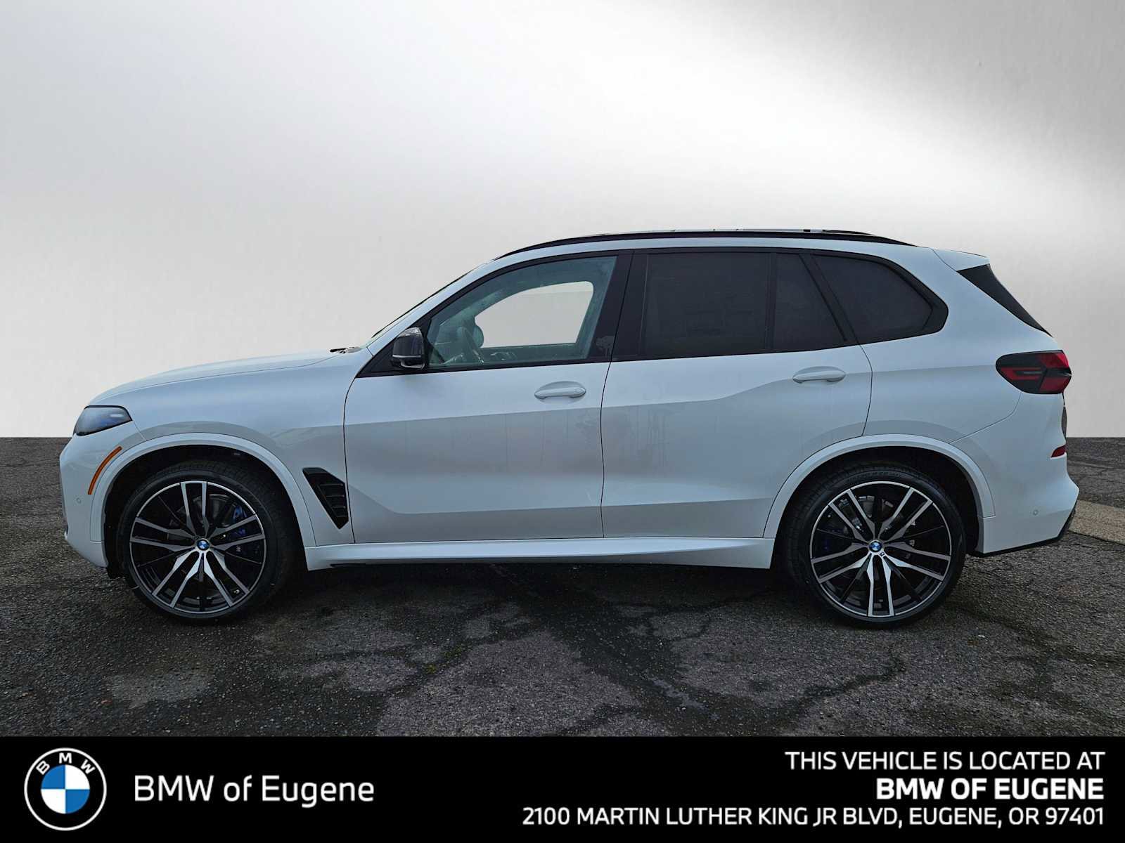 New 2026 BMW X5 M60i image 6