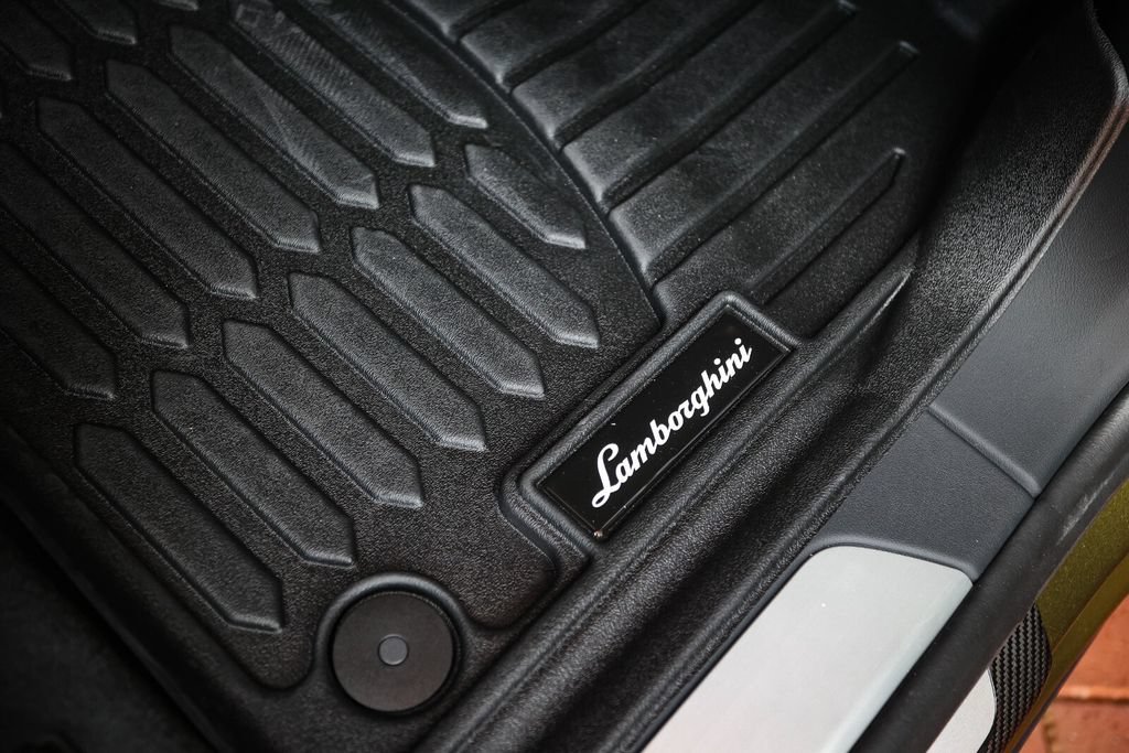 Used 2026 Lamborghini Urus SE AWD/4WD image 60