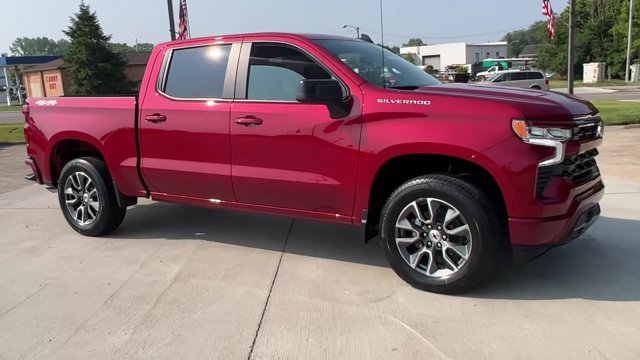 Used 2023 Chevrolet Silverado 1500 RST AWD/4WD image 3