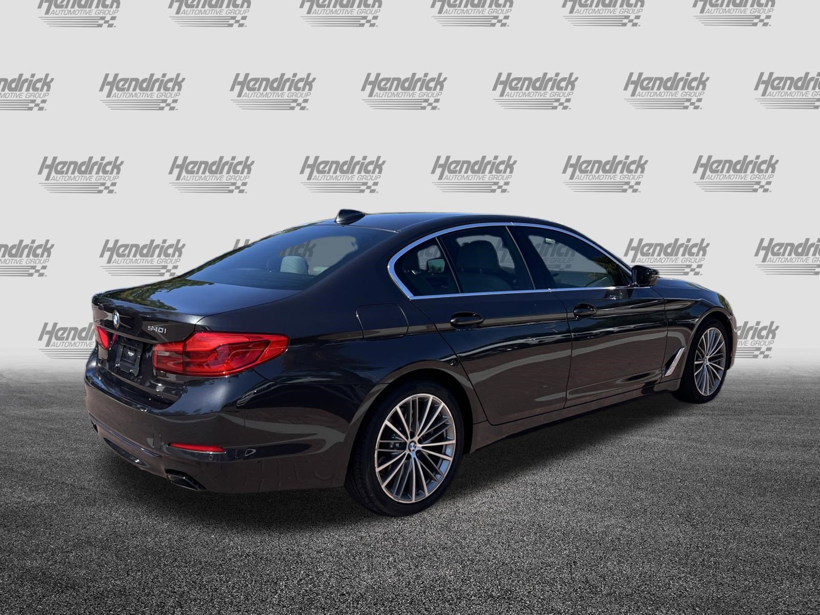 Used 2019 BMW 540i w/ Luxury Seating Package RWD image 10