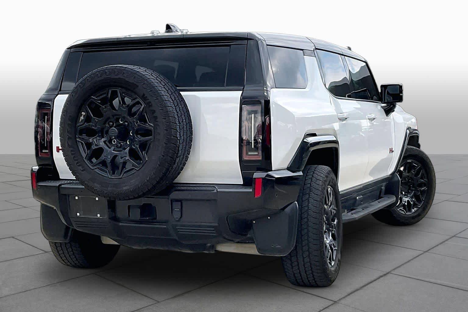 Used 2025 GMC Hummer EV 2X w/ LPO, Illumination Package AWD/4WD image 12