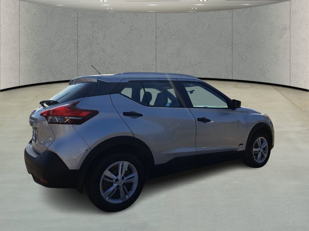 Used 2019 Nissan Kicks S image 6