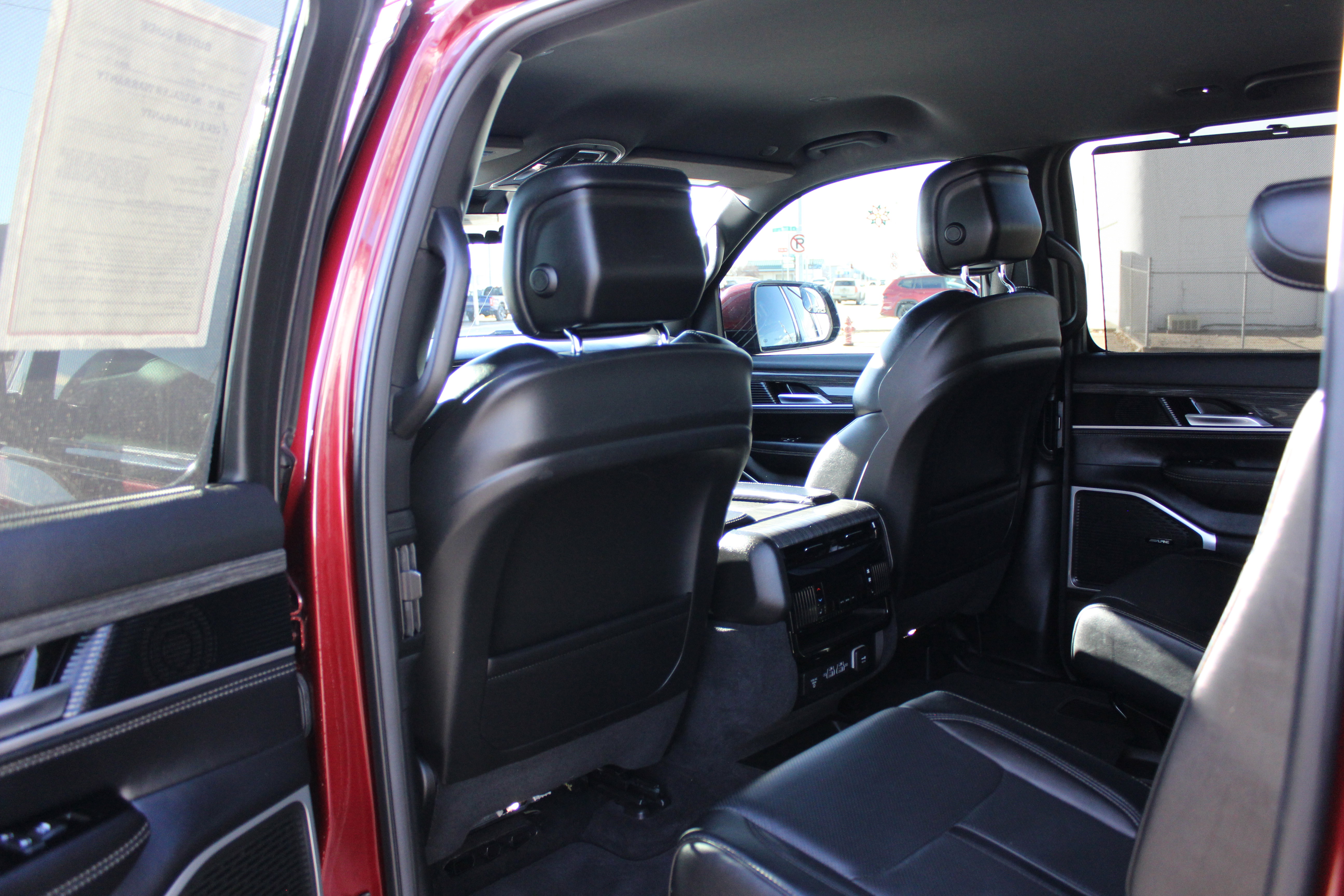 Used 2022 Jeep Wagoneer Series III w/ Convenience Group I image 24