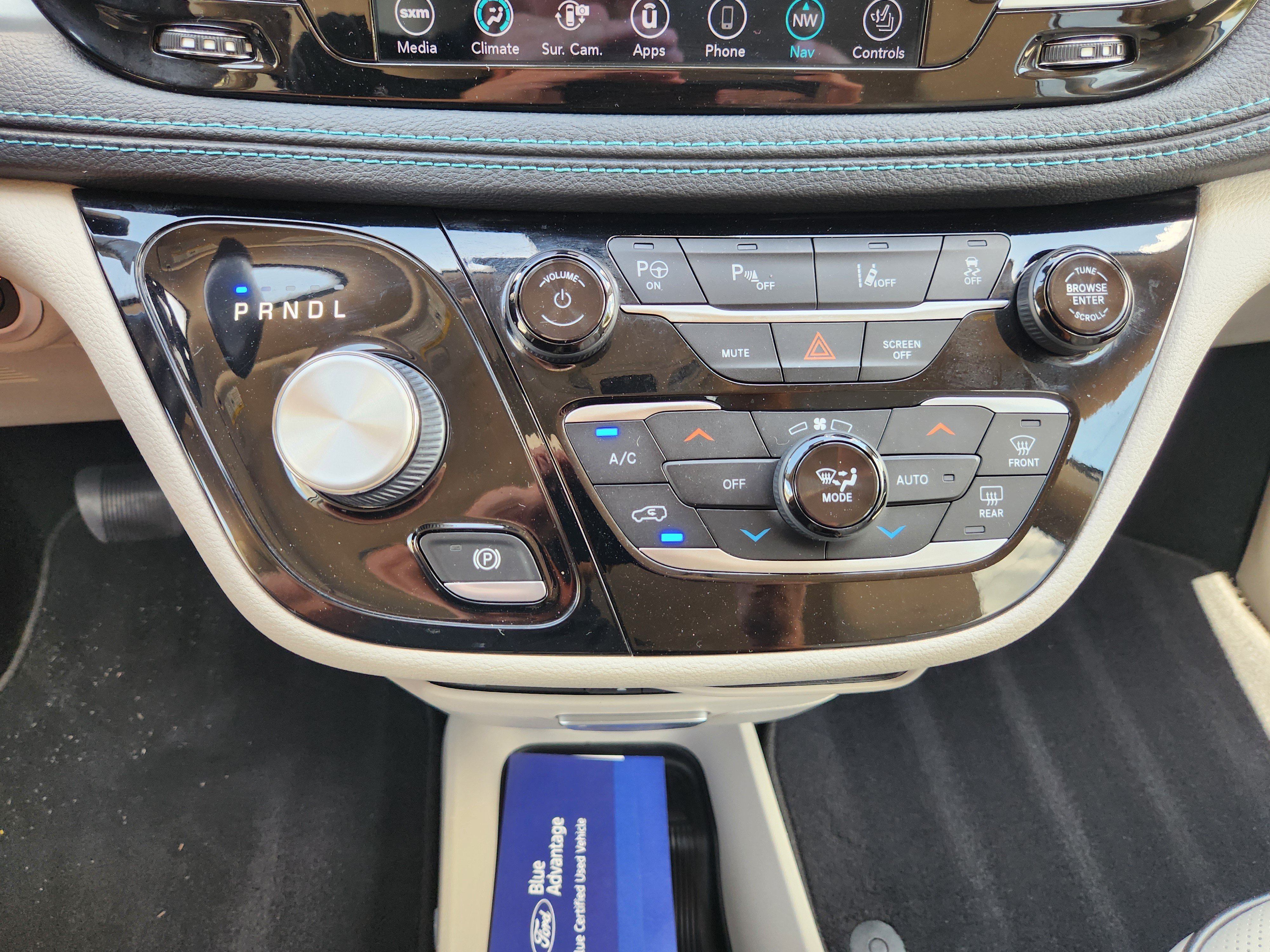 Used 2020 Chrysler Pacifica Limited w/ Advanced Safetytec Group FWD image 14