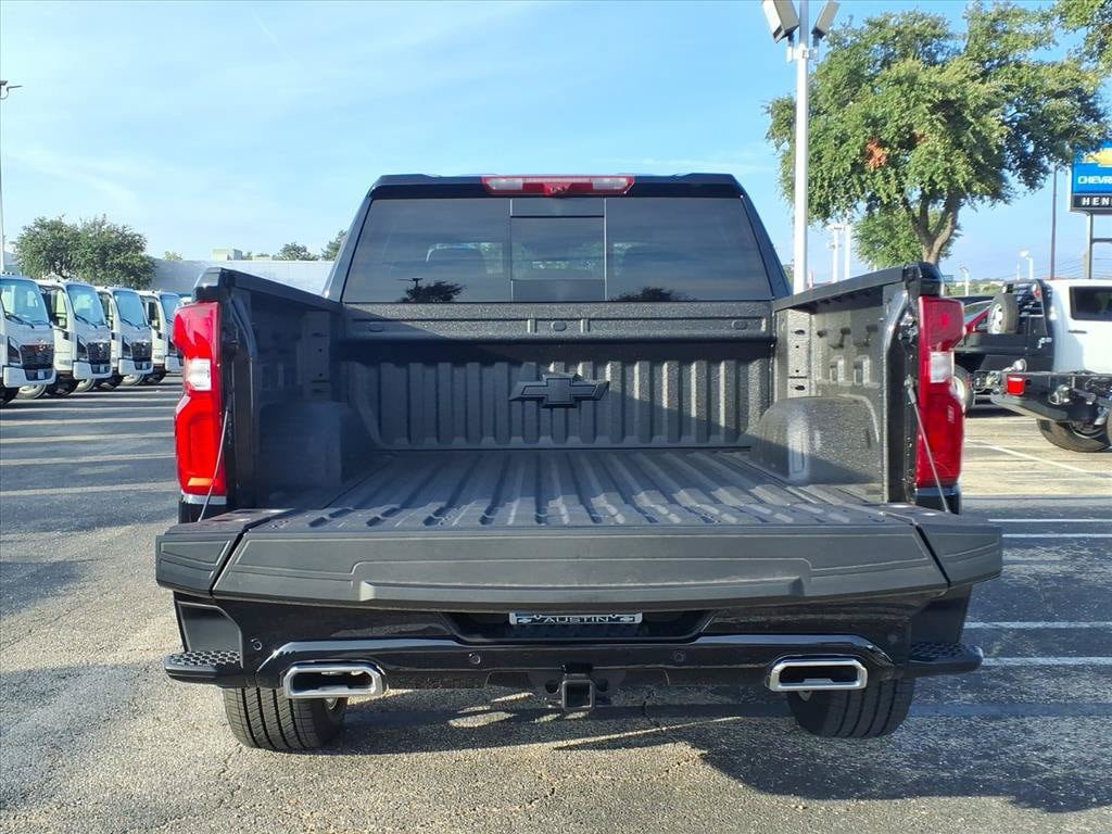 New 2026 Chevrolet Silverado 1500 High Country AWD/4WD image 12