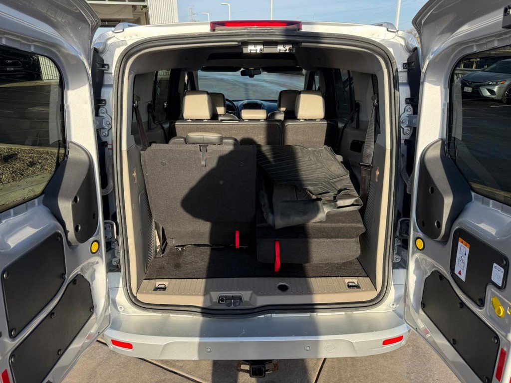 Used 2017 Ford Transit Connect XLT image 8