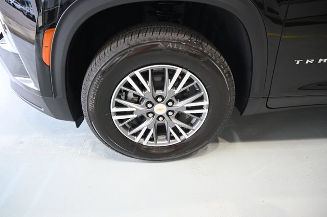 New 2027 Chevrolet Traverse LT w/ LPO, Floor Liner Package FWD image 28