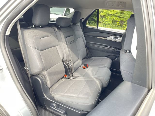 Used 2025 Ford Explorer Active AWD/4WD image 26