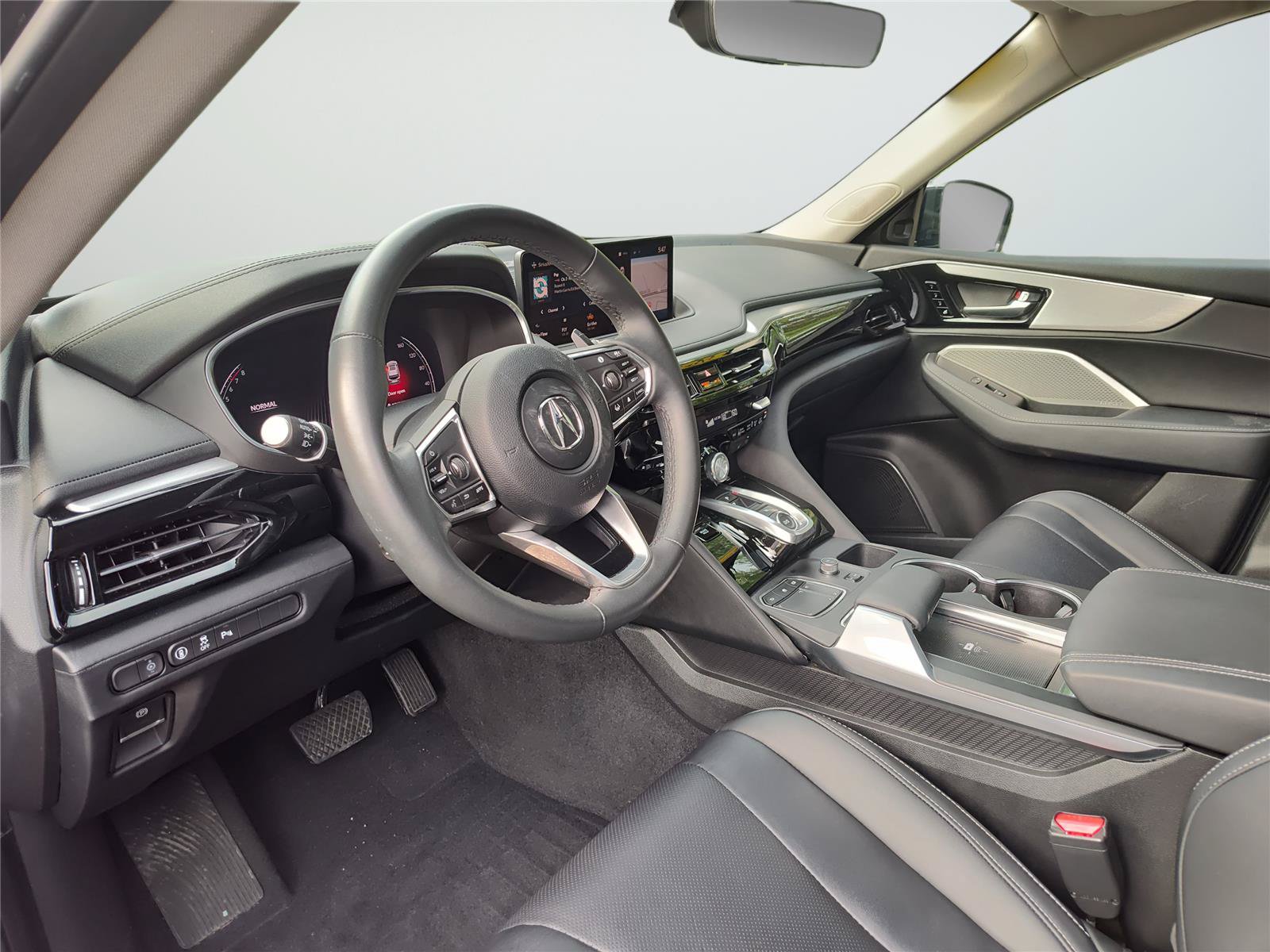 Used 2024 Acura MDX w/ Technology Package AWD/4WD image 11