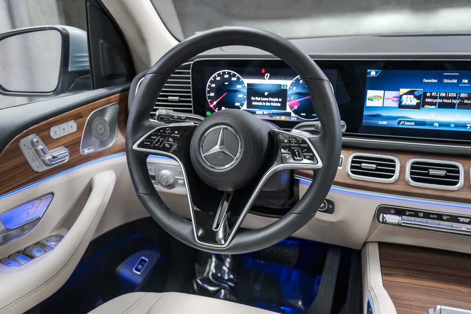 Used 2026 Mercedes-Benz GLE 350 4MATIC w/ AMG Line Exterior image 10