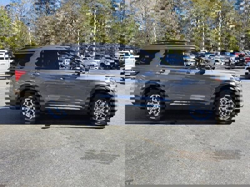 Used 2025 Ford Explorer Active w/ Active Comfort Package image 18