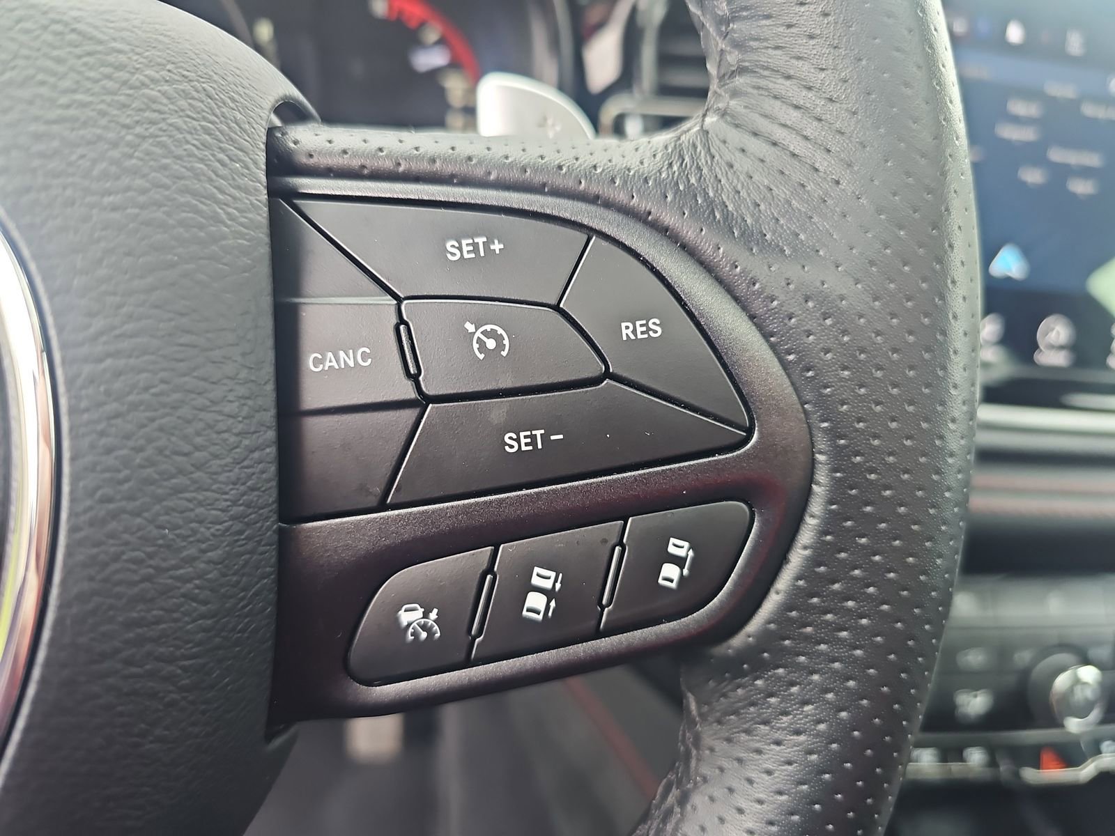 Certified 2025 Dodge Durango R/T w/ Blacktop Package AWD/4WD image 19