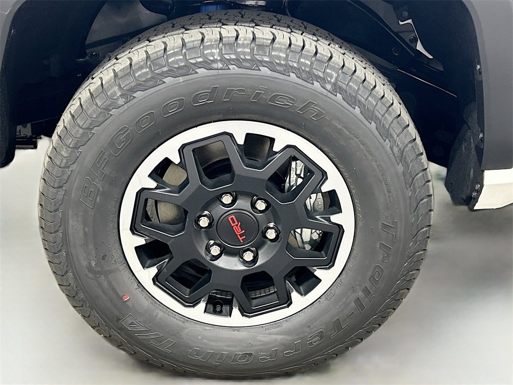 New 2025 Toyota Tacoma TRD Off-Road image 9