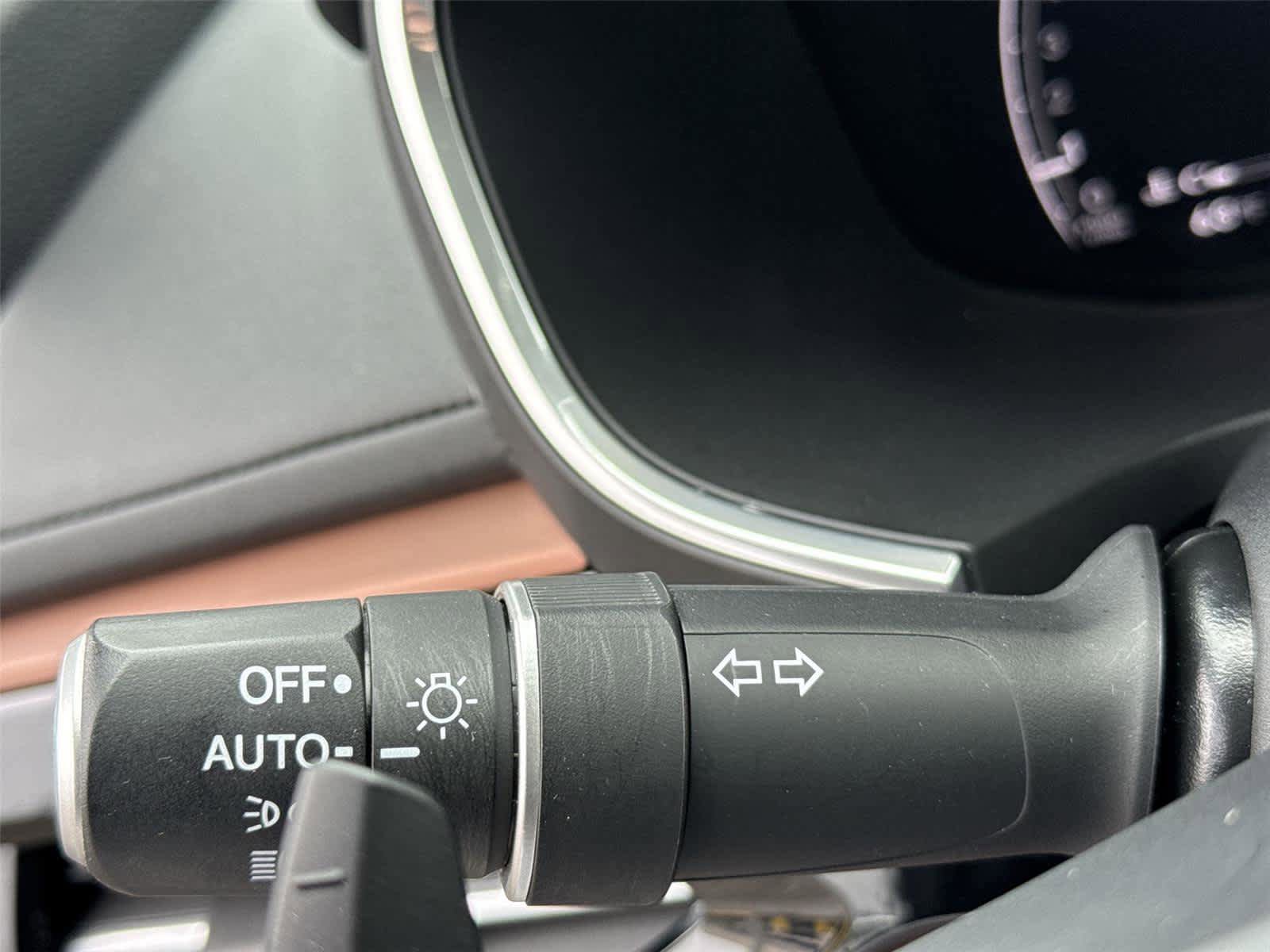 Used 2022 Acura MDX SH-AWD w/ Technology Package image 21