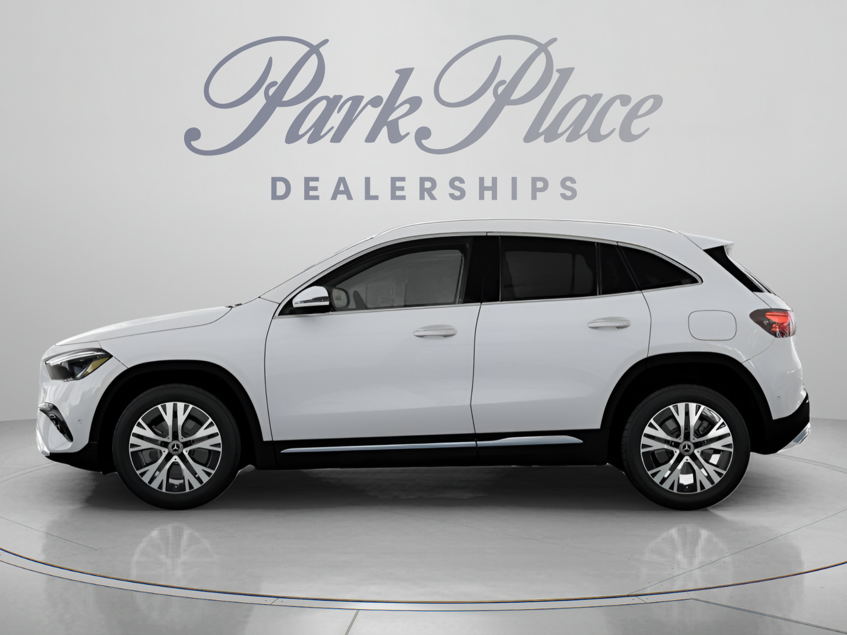 Used 2025 Mercedes-Benz GLA 250 4MATIC image 5
