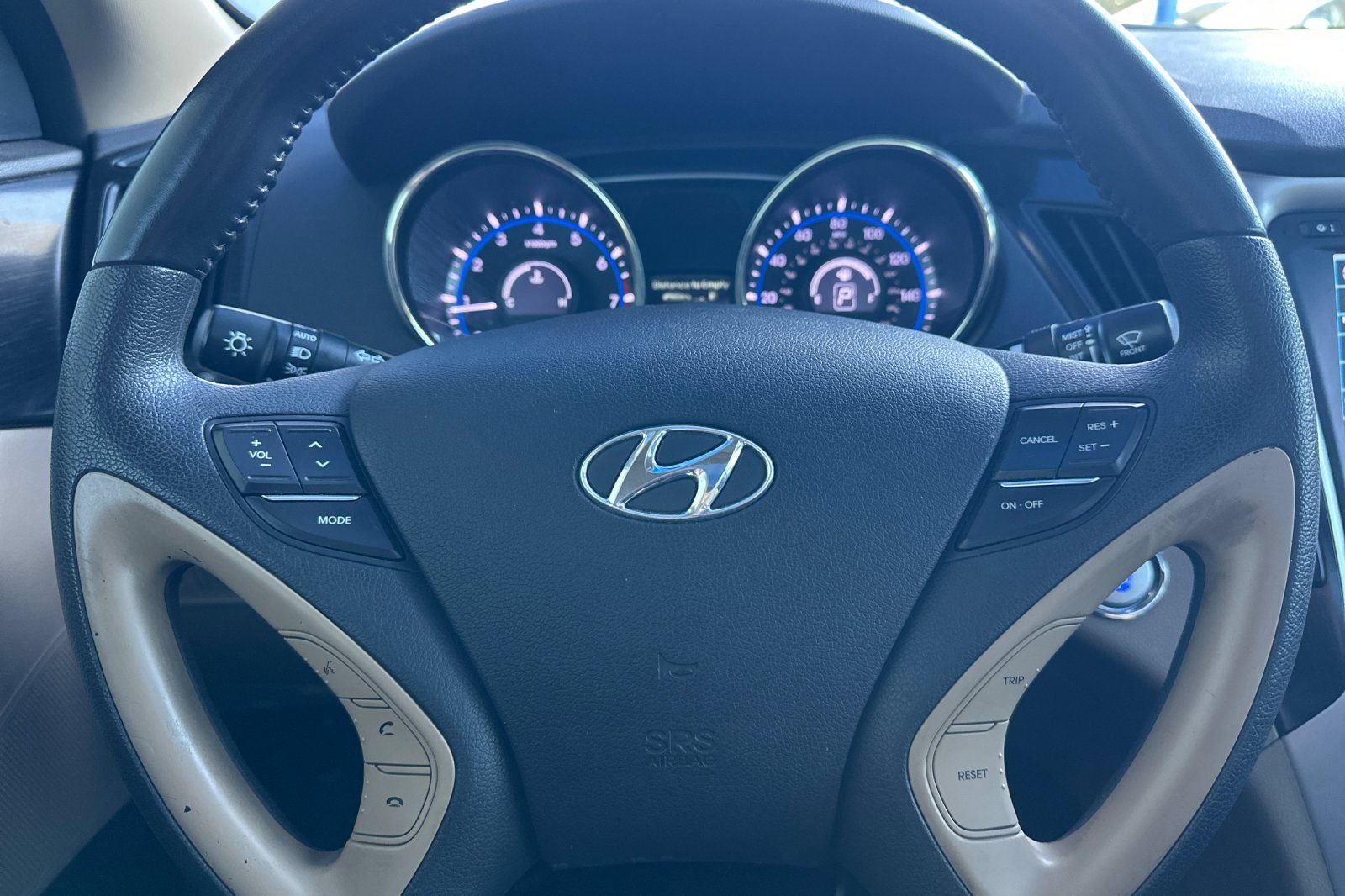 Used 2013 Hyundai Sonata Limited w/ Premium Pkg FWD image 30