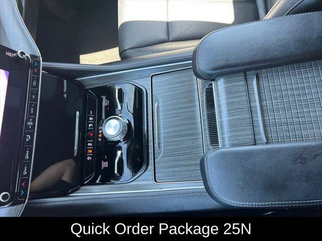 Certified 2024 Jeep Wagoneer L Series III w/ Flexible Seating Group AWD/4WD image 3
