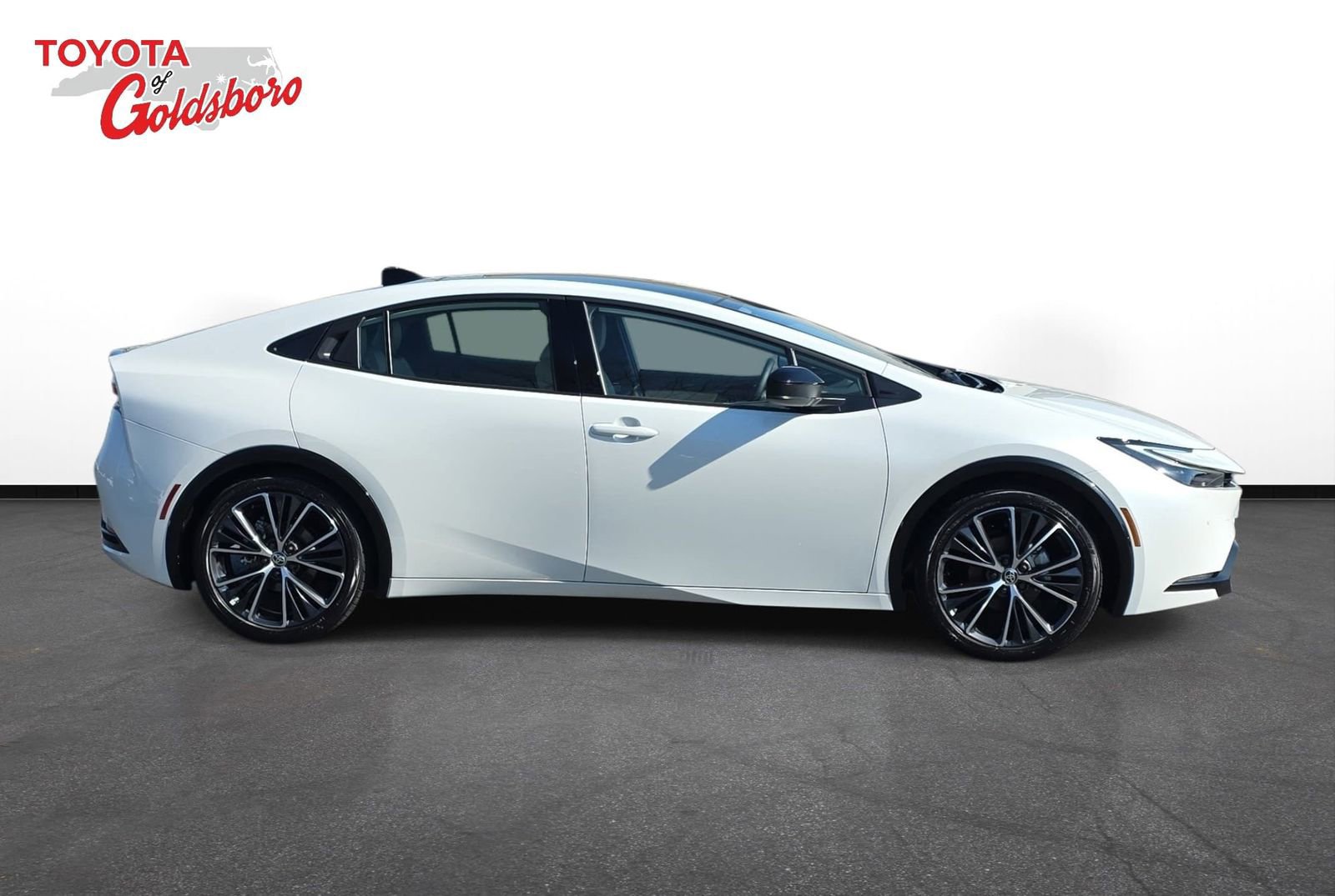 Used 2024 Toyota Prius Limited image 4