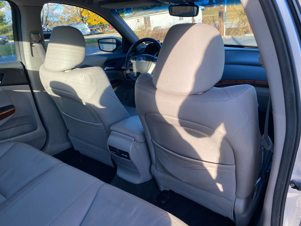 Used 2011 Honda Accord EX-L image 27