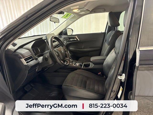 Used 2022 Mitsubishi Outlander SE AWD/4WD image 13