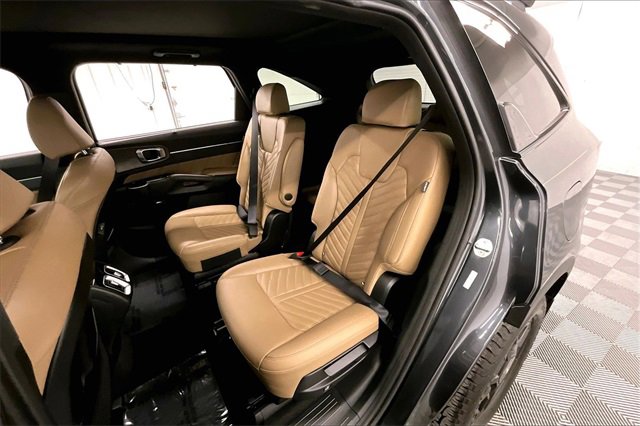 Used 2024 Kia Sorento SX Prestige w/ Olive Brown Leather Package image 22
