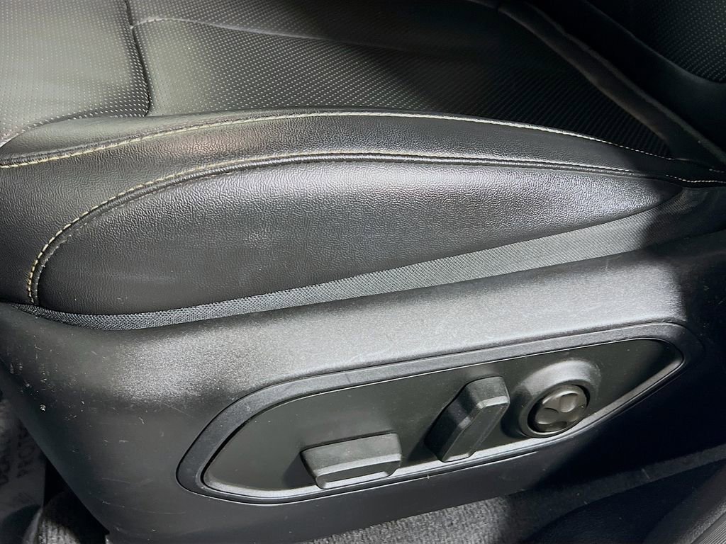 Used 2023 Jeep Grand Cherokee 4WD 4xe w/ Luxury Tech Group II image 17