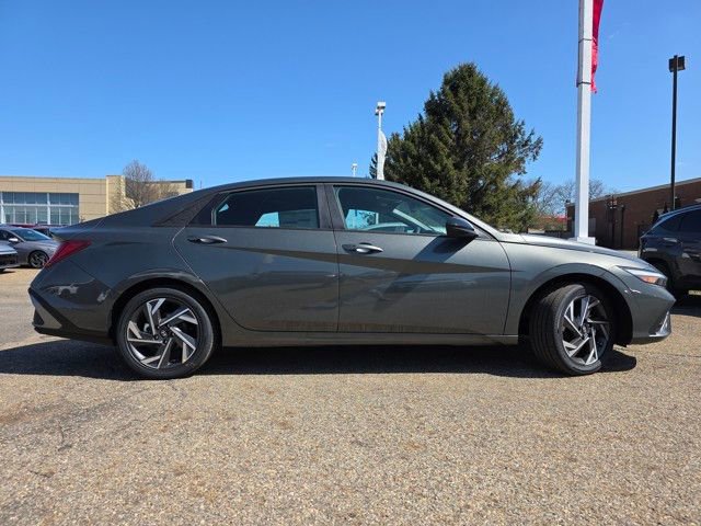 Certified 2025 Hyundai Elantra SEL image 16