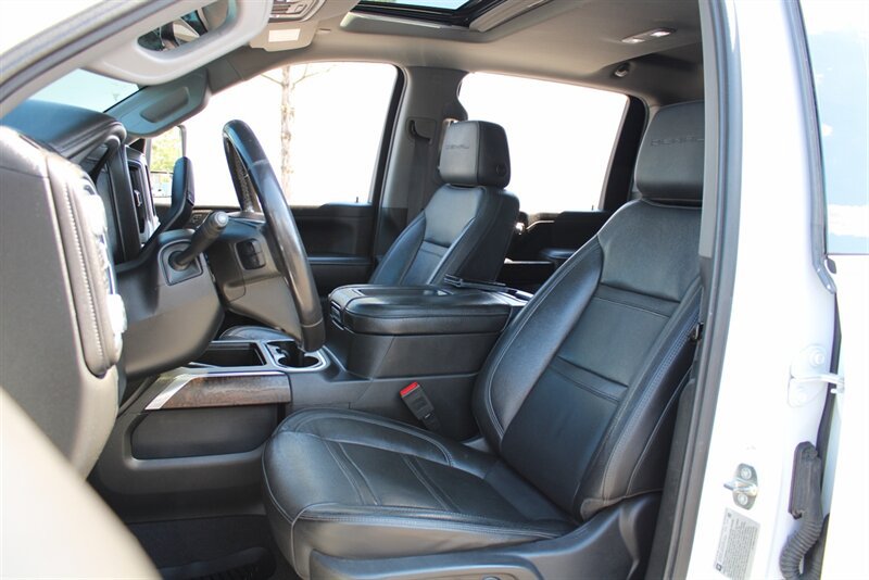 Used 2020 GMC Sierra 2500 Denali w/ Denali Ultimate Package AWD/4WD image 19