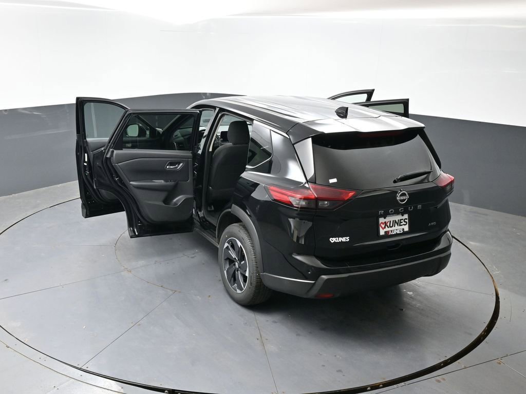Used 2025 Nissan Rogue SV AWD/4WD image 61