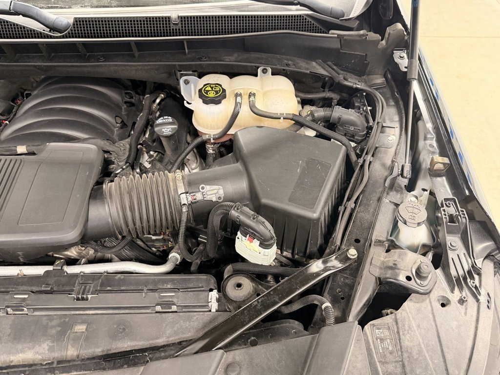 Used 2023 Chevrolet Suburban LS image 33