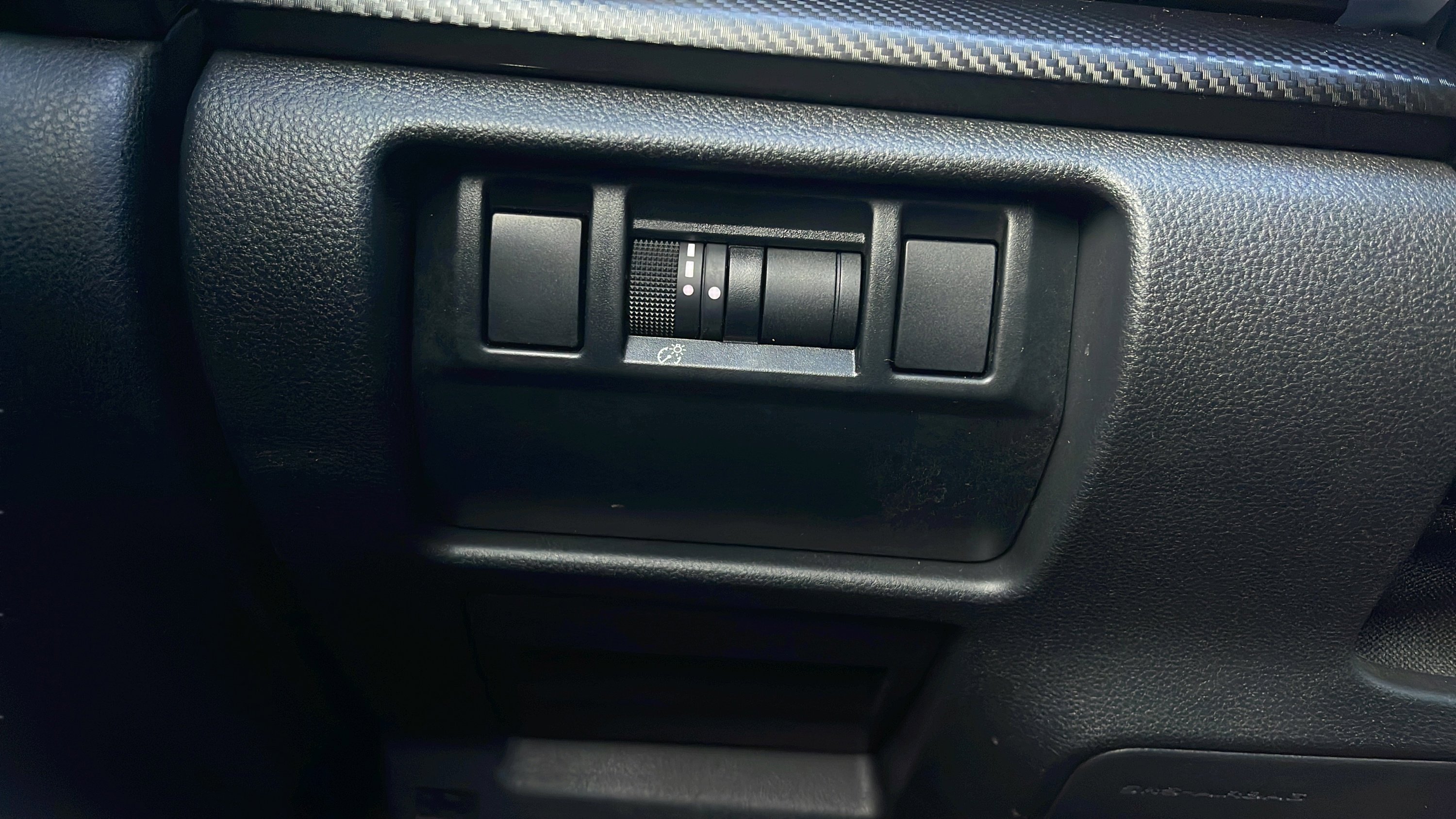 Used 2025 Subaru Crosstrek 2.0i Premium w/ Crosstrek Mirror Package image 14