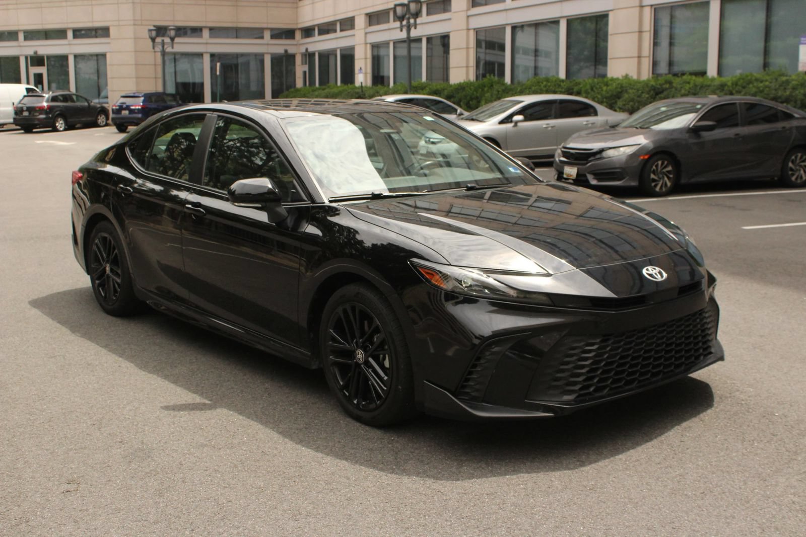 Used 2025 Toyota Camry SE w/ Multimedia Upgrade Package