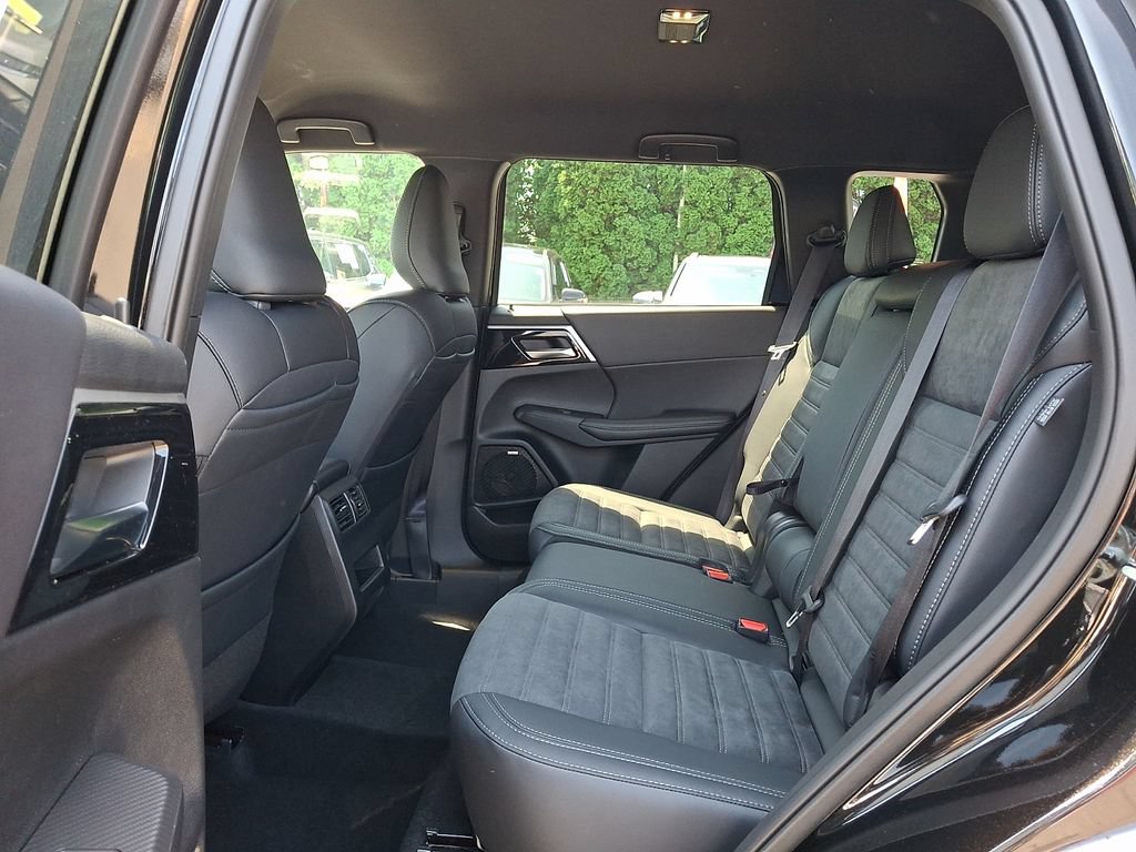 New 2026 Mitsubishi Outlander LE AWD/4WD image 6