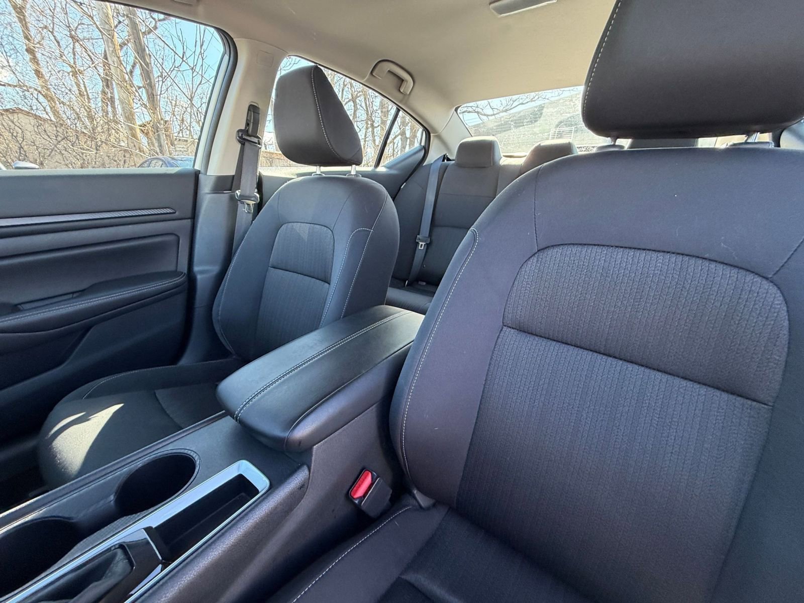 Used 2025 Nissan Altima 2.5 SV image 34