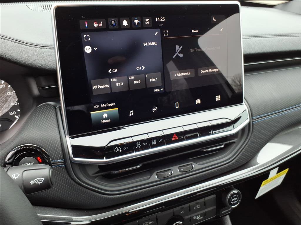 Used 2026 Jeep Compass Latitude image 12