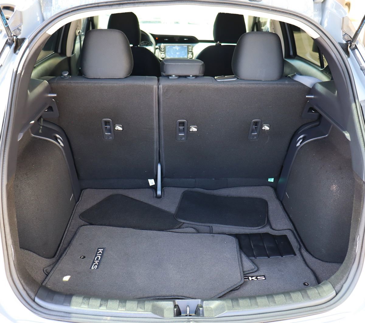 Used 2023 Nissan Kicks SV w/ Exterior Package FWD image 23
