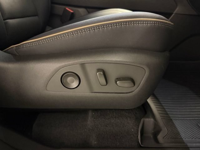 Used 2026 Chevrolet Traverse High Country w/ LPO, Floor Liner Package AWD/4WD image 34