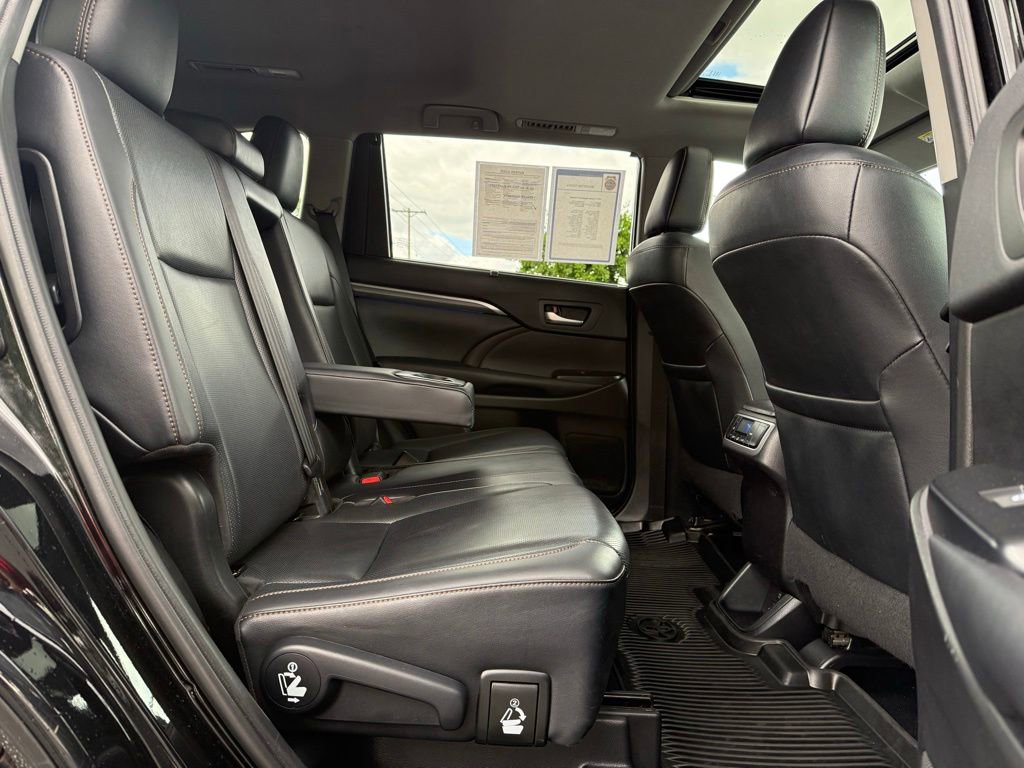 Used 2019 Toyota Highlander Limited AWD/4WD image 18