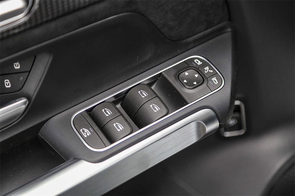 Used 2023 Mercedes-Benz EQB 350 4MATIC SUV image 29