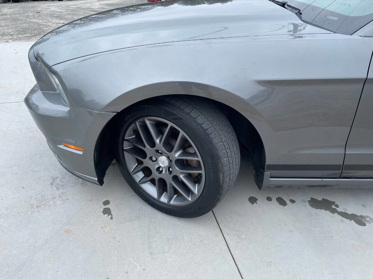 Used 2013 Ford Mustang Premium RWD image 10