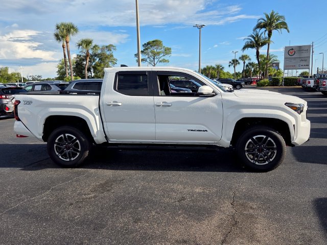 Used 2024 Toyota Tacoma TRD Sport AWD/4WD image 9