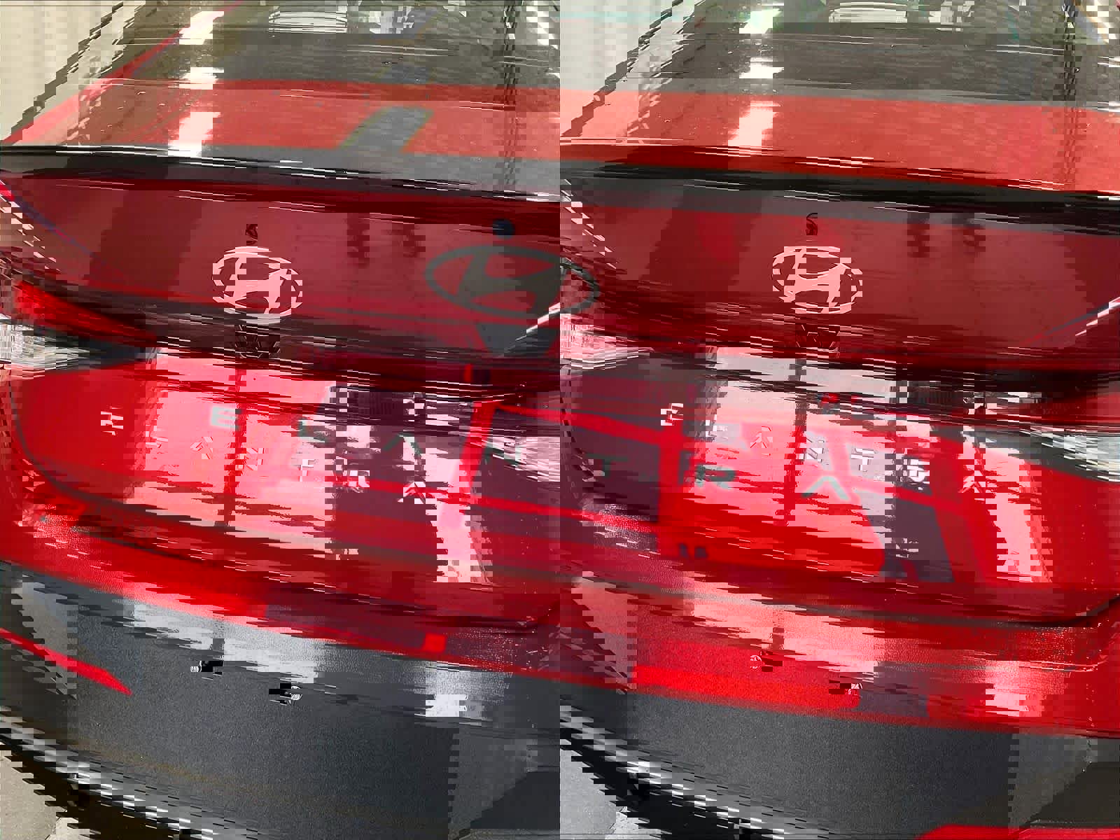 Certified 2025 Hyundai Elantra Sport image 46