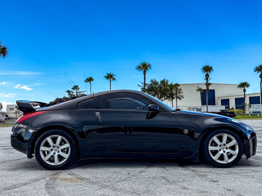 Used 2005 Nissan 350Z Enthusiast w/ (K96) Aerodynamics Pkg RWD image 8