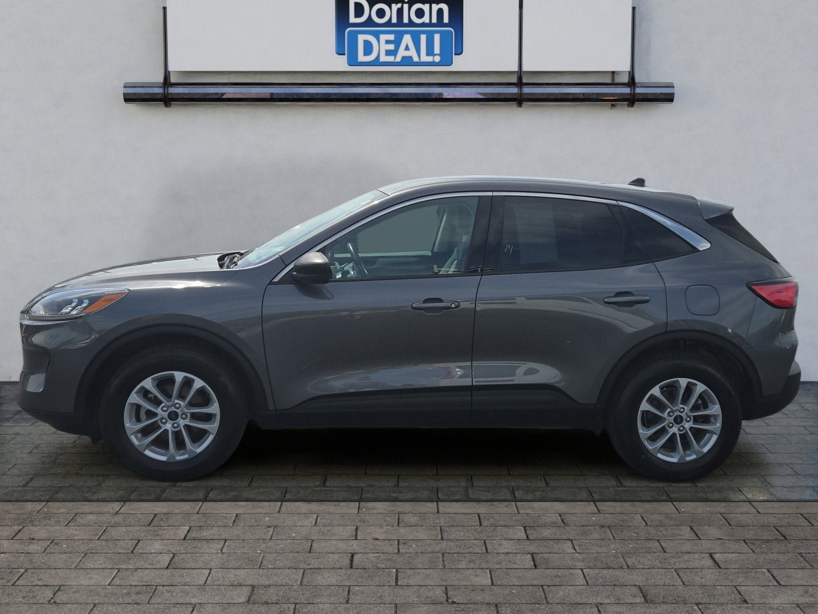 Certified 2022 Ford Escape SE w/ Cold Weather Package AWD/4WD image 6