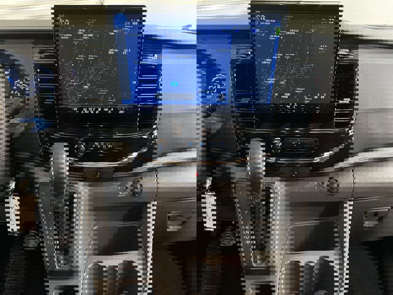 Used 2023 Ford Transit 350 XLT image 24