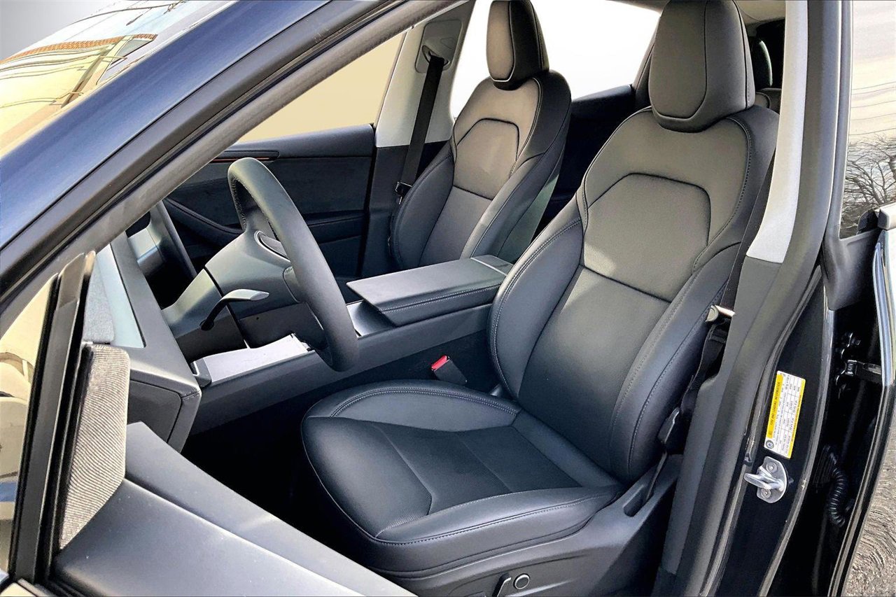 Used 2026 Tesla Model Y Long Range image 22