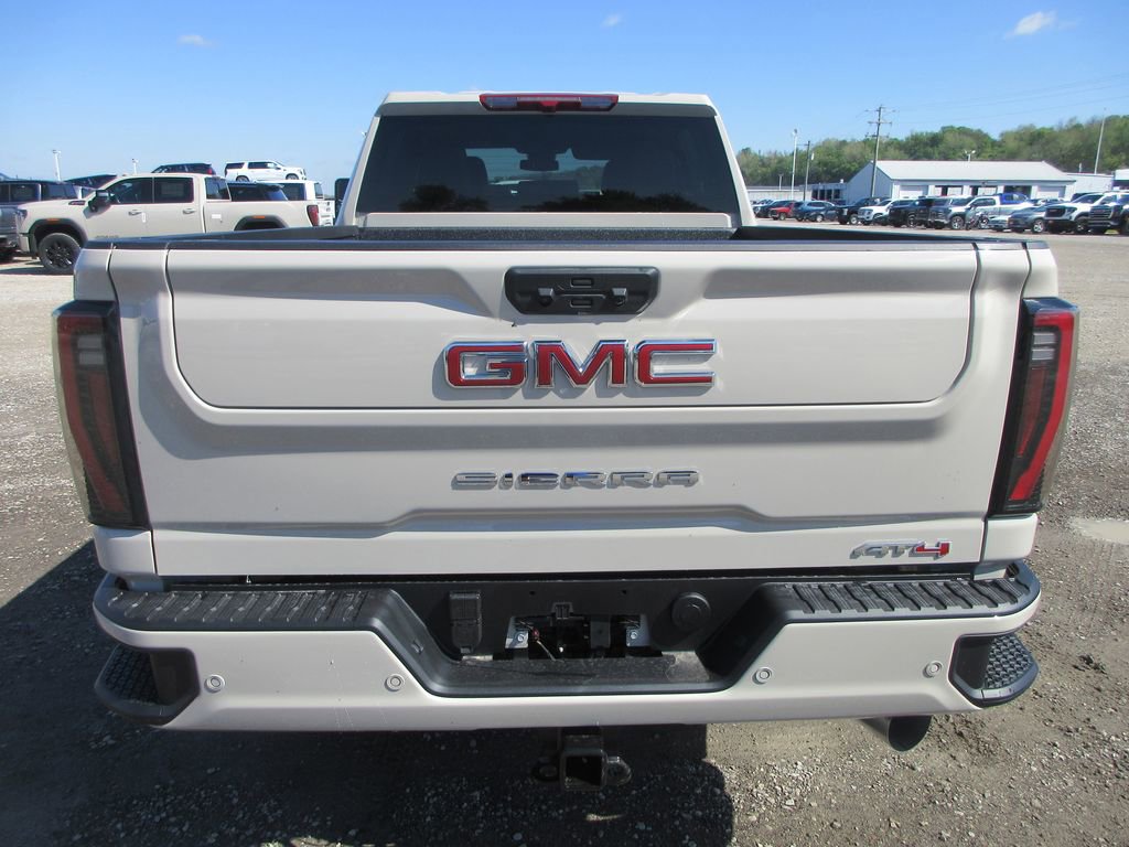 New 2026 GMC Sierra 2500 AT4 AWD/4WD image 6